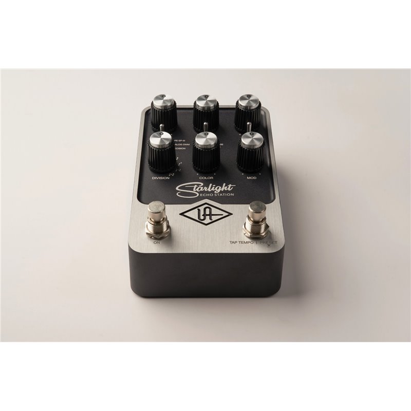 UNIVERSAL AUDIO UAFX STARLIGHT ECHO STATION STEREO DELAY PEDAL