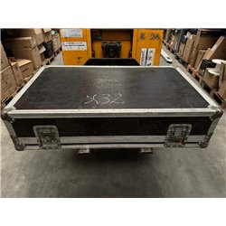 BEHRINGER X32 MIXER DIGITALE 40 CANALI + FLIGHTCASE E STAGEBOX S32 SU RACK IMBOTTITO 4 UNITA' USATO